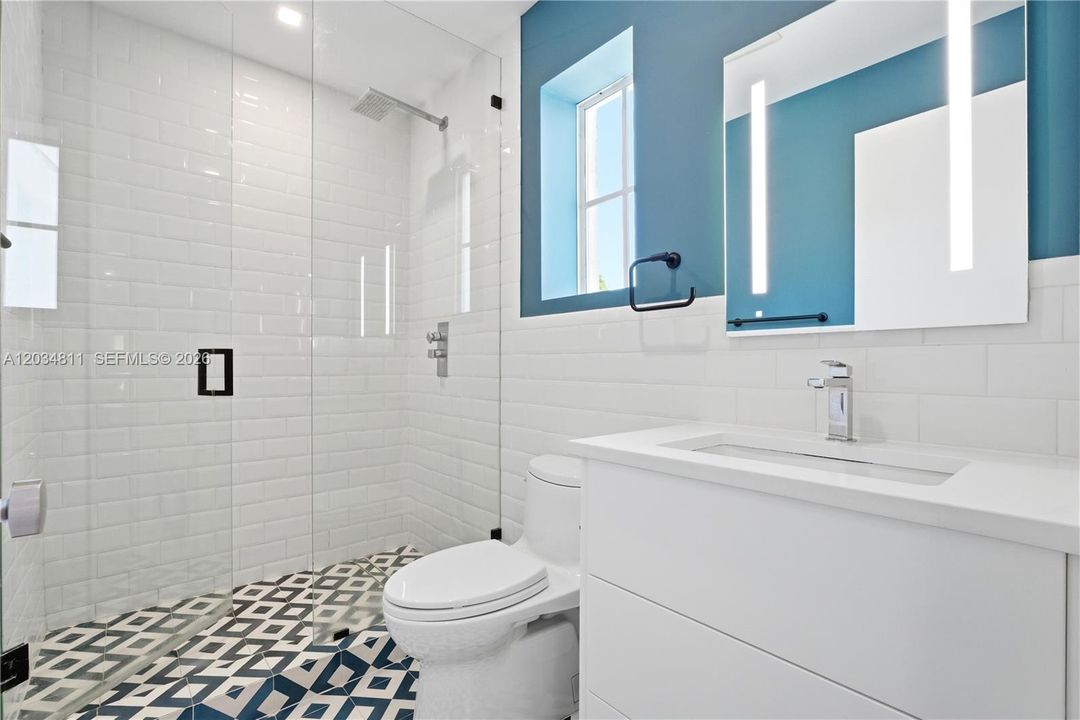 For Sale: $2,975,000 (5 beds, 5 baths, 3511 Square Feet)