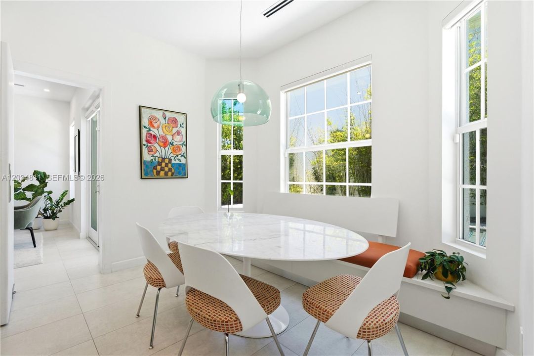 For Sale: $2,975,000 (5 beds, 5 baths, 3511 Square Feet)