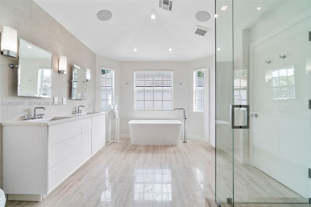 For Sale: $2,975,000 (5 beds, 5 baths, 3511 Square Feet)