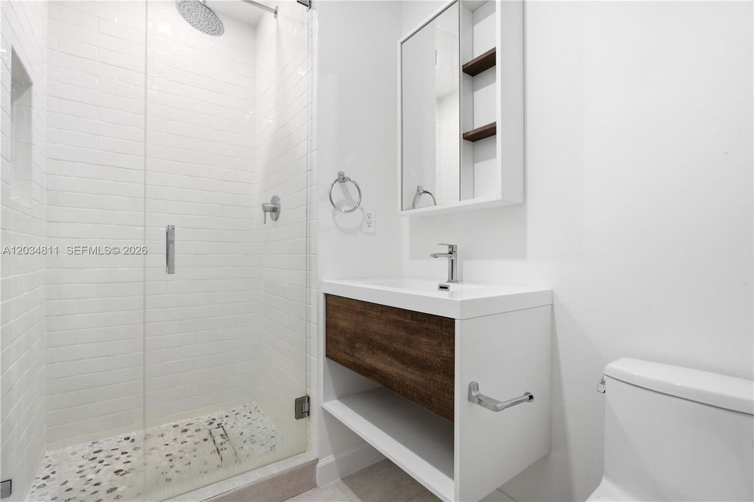 For Sale: $2,975,000 (5 beds, 5 baths, 3511 Square Feet)
