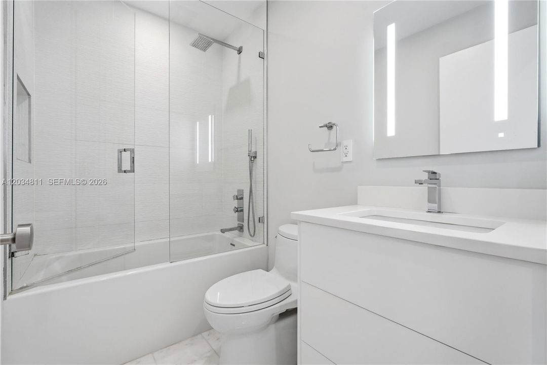 For Sale: $2,975,000 (5 beds, 5 baths, 3511 Square Feet)