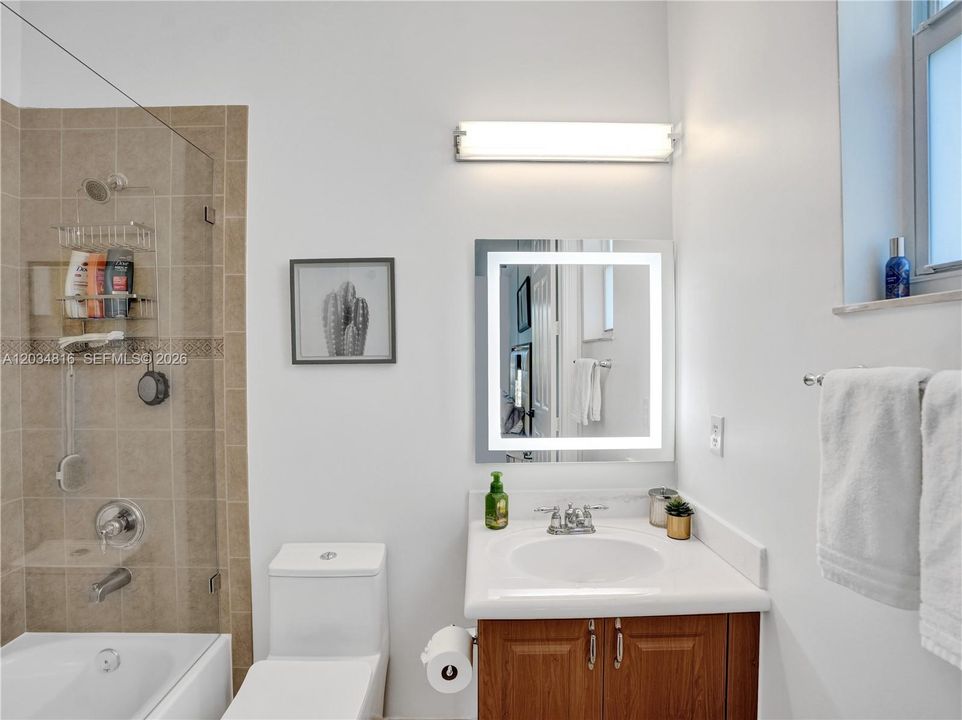 В аренду: $15,500 (4 спален, 4 ванн, 4711 Квадратных фут)