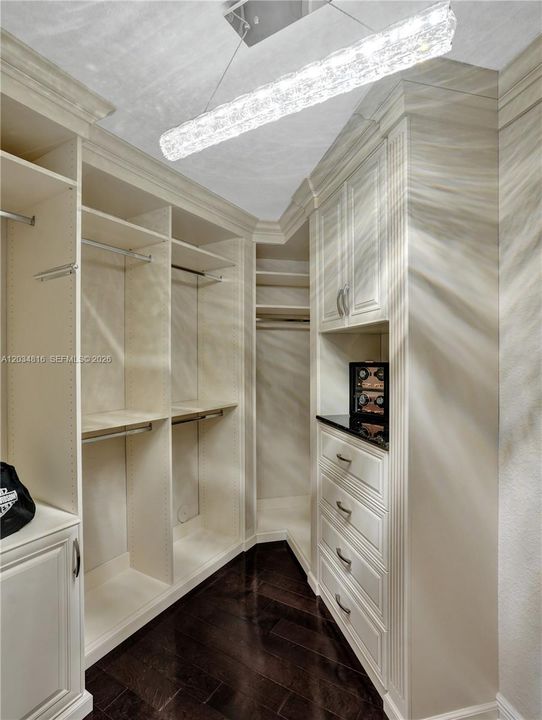 В аренду: $15,500 (4 спален, 4 ванн, 4711 Квадратных фут)