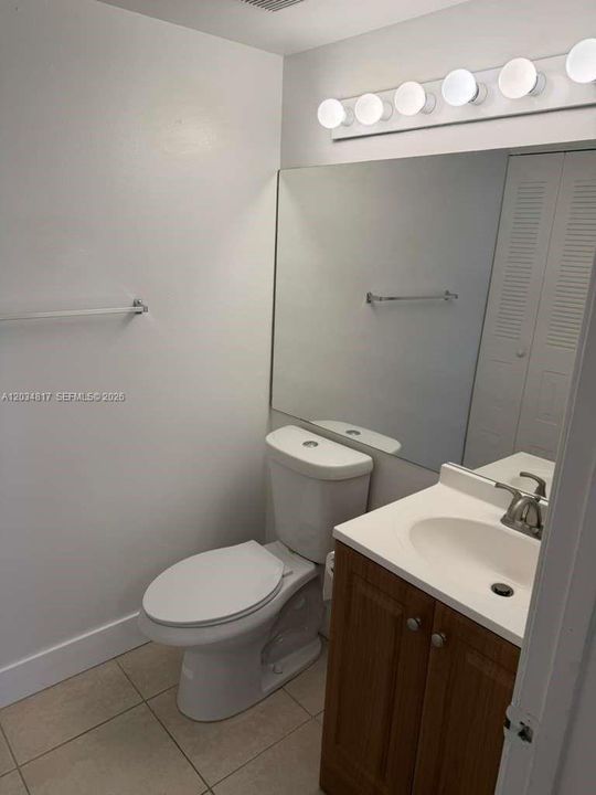 For Rent: $2,300 (1 beds, 1 baths, 899 Square Feet)