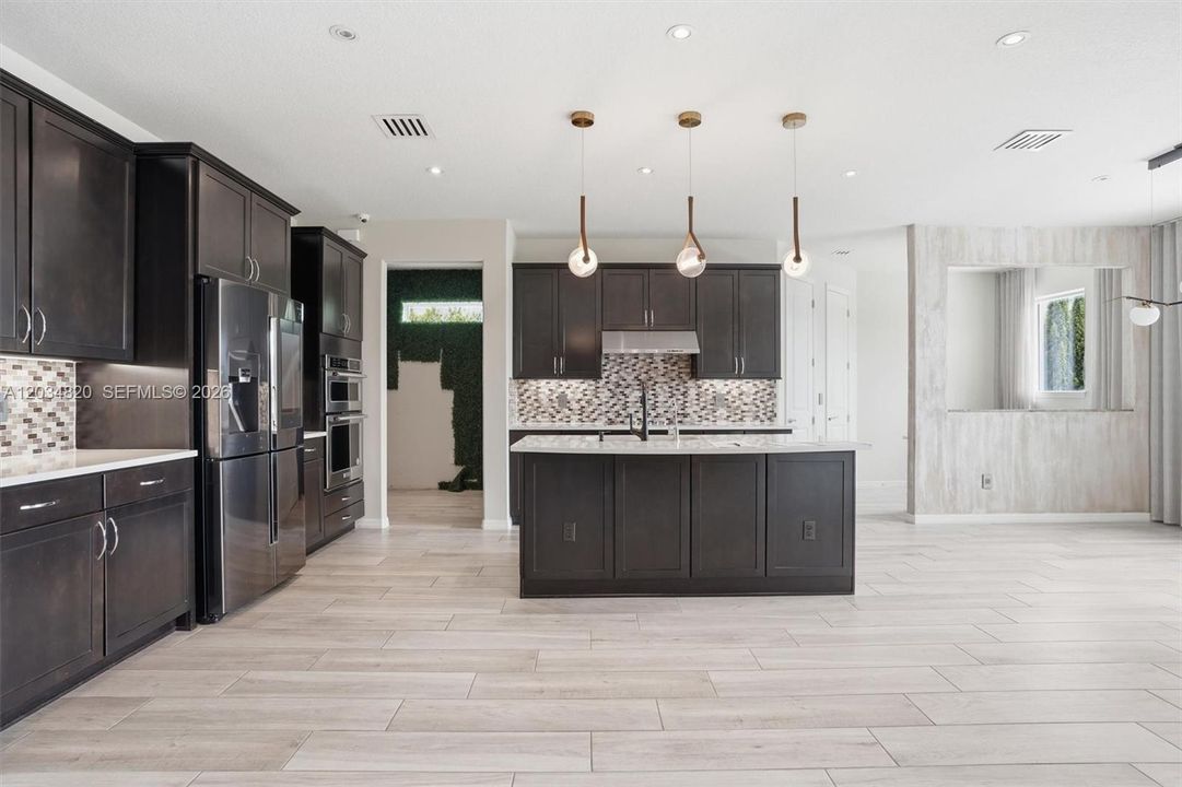 For Sale: $1,061,500 (4 beds, 2 baths, 2502 Square Feet)