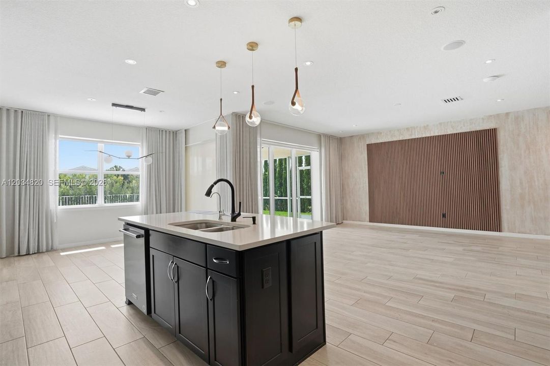 For Sale: $1,061,500 (4 beds, 2 baths, 2502 Square Feet)
