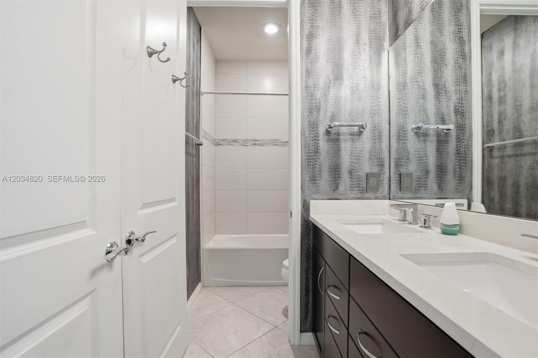 For Sale: $1,061,500 (4 beds, 2 baths, 2502 Square Feet)
