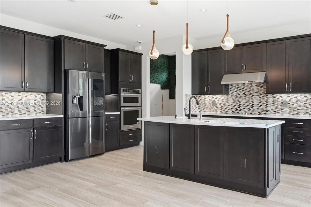 For Sale: $1,061,500 (4 beds, 2 baths, 2502 Square Feet)
