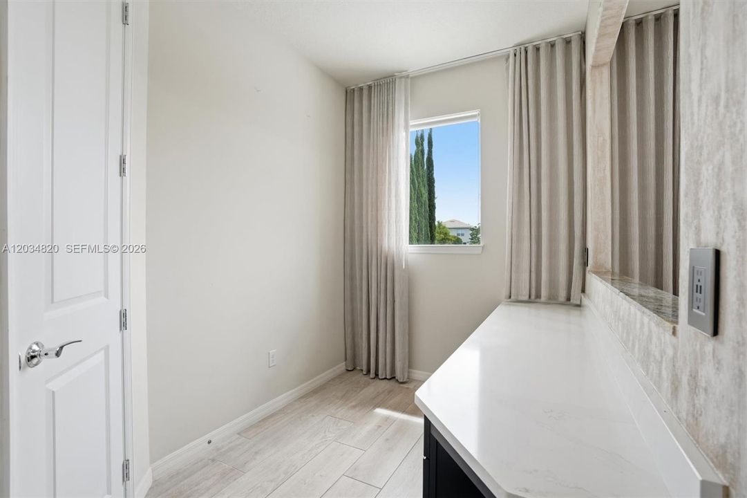 For Sale: $1,061,500 (4 beds, 2 baths, 2502 Square Feet)