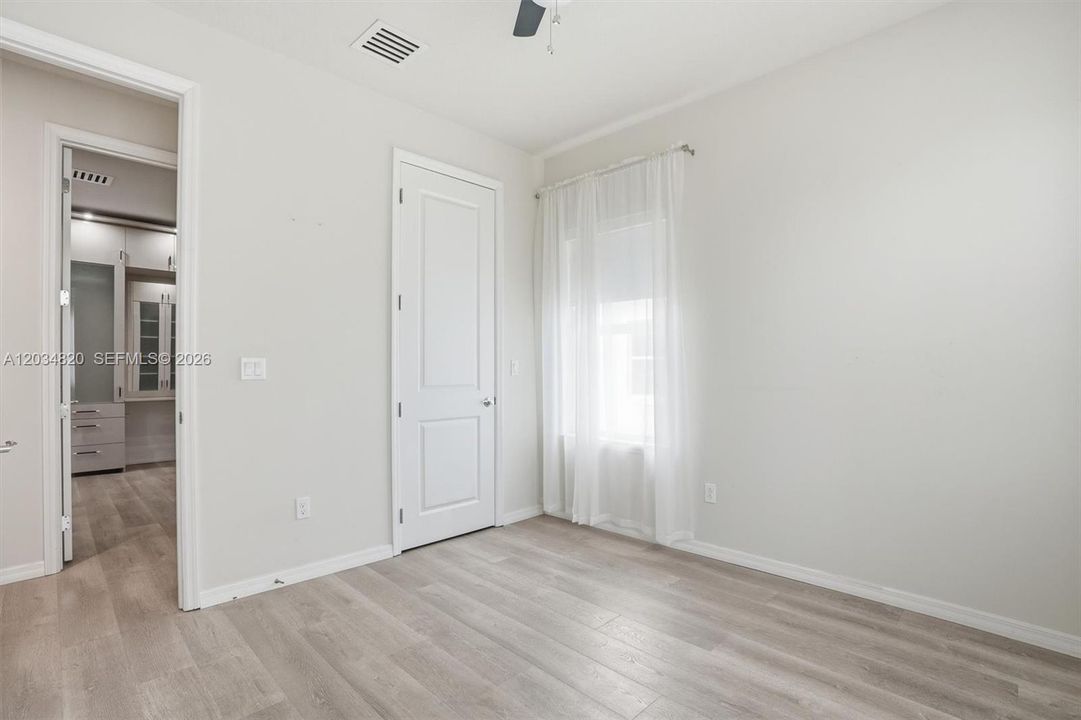 For Sale: $1,061,500 (4 beds, 2 baths, 2502 Square Feet)