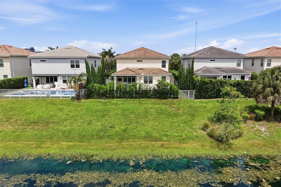 For Sale: $1,061,500 (4 beds, 2 baths, 2502 Square Feet)