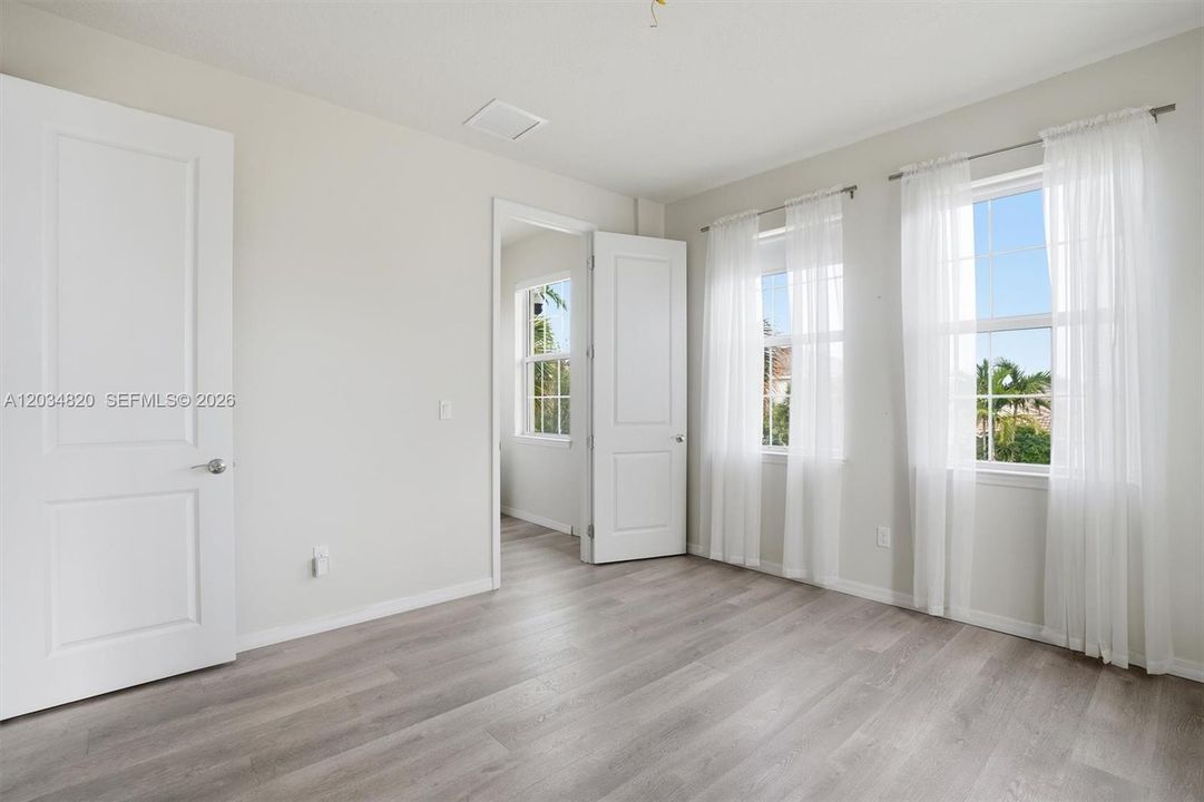 For Sale: $1,061,500 (4 beds, 2 baths, 2502 Square Feet)