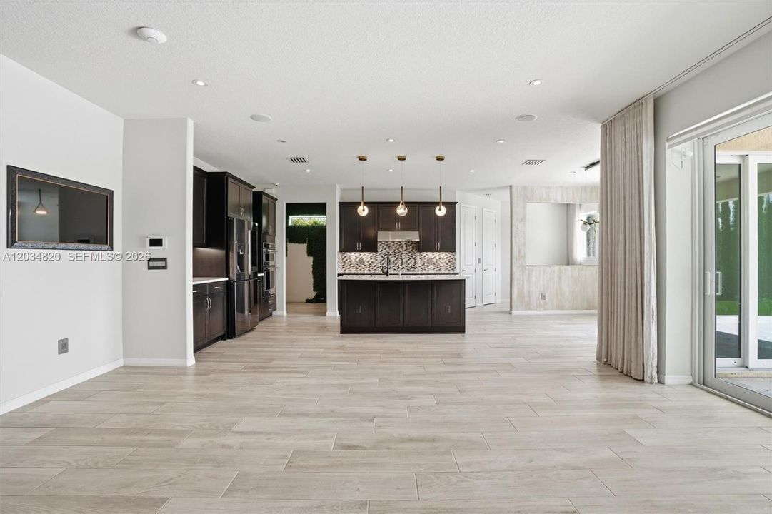 For Sale: $1,061,500 (4 beds, 2 baths, 2502 Square Feet)