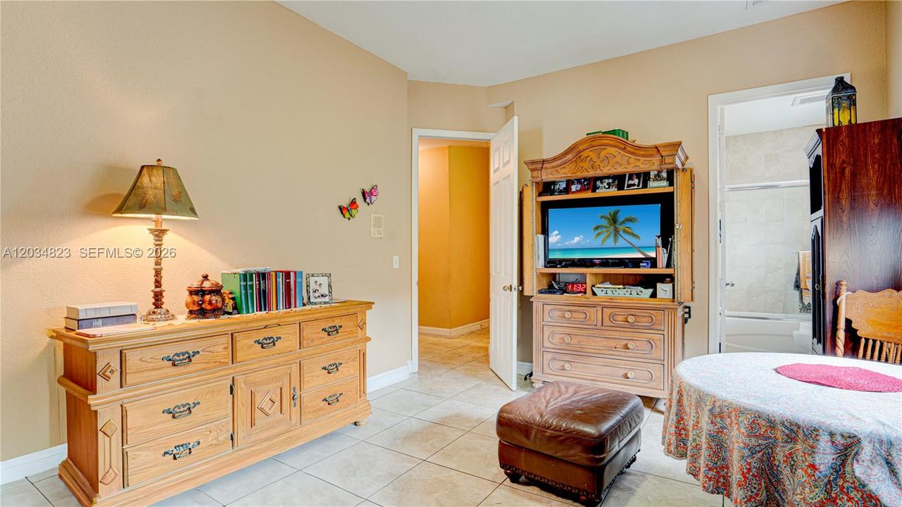 For Sale: $2,300,000 (5 beds, 4 baths, 3791 Square Feet)