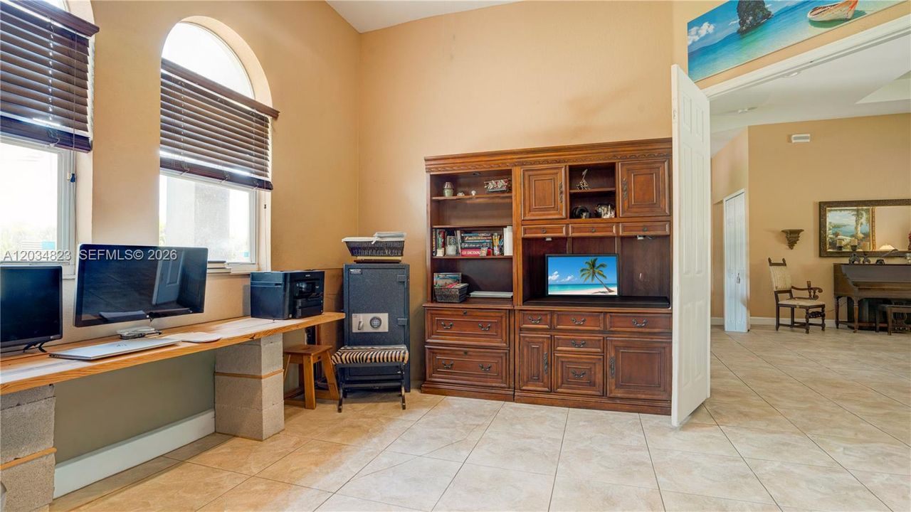 For Sale: $2,300,000 (5 beds, 4 baths, 3791 Square Feet)