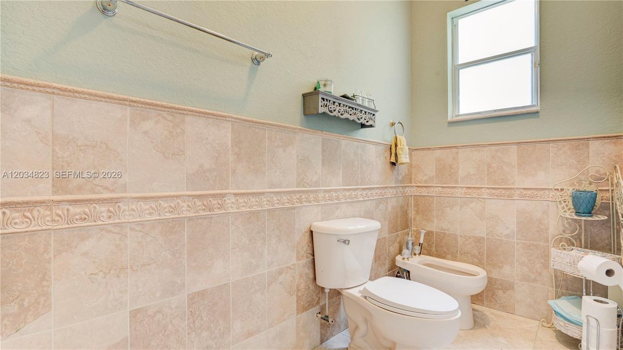 For Sale: $2,300,000 (5 beds, 4 baths, 3791 Square Feet)