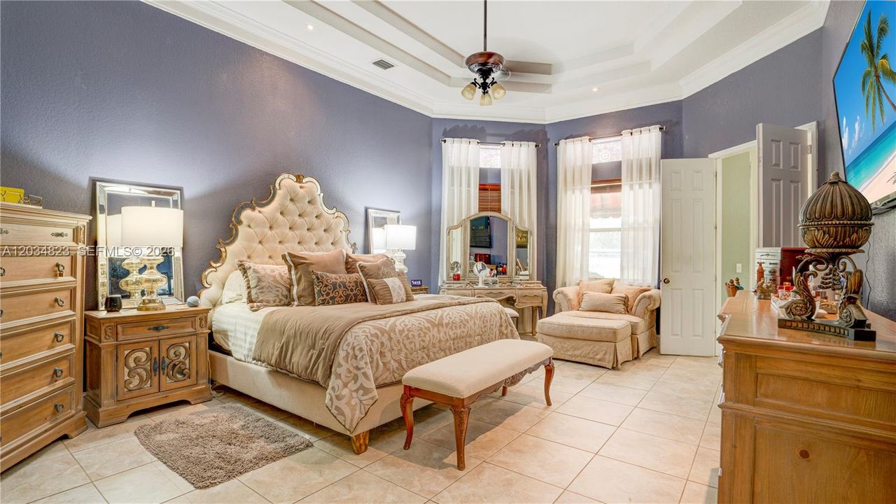 For Sale: $2,300,000 (5 beds, 4 baths, 3791 Square Feet)