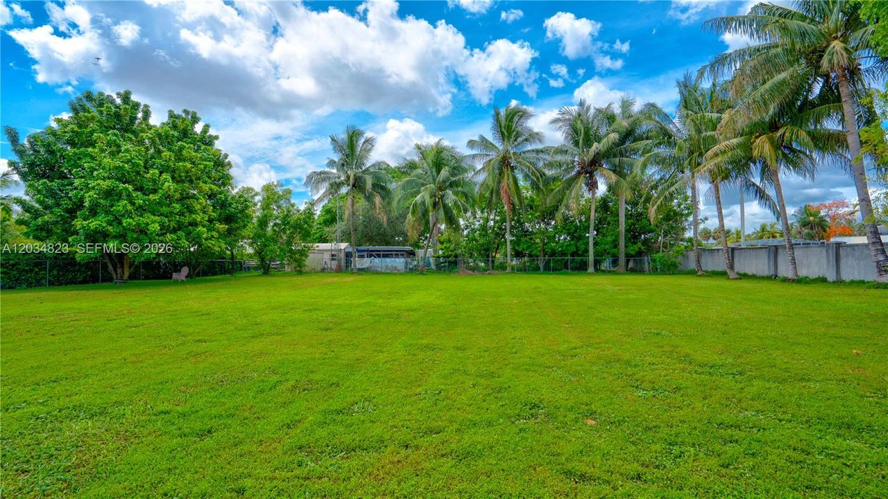 For Sale: $2,300,000 (5 beds, 4 baths, 3791 Square Feet)