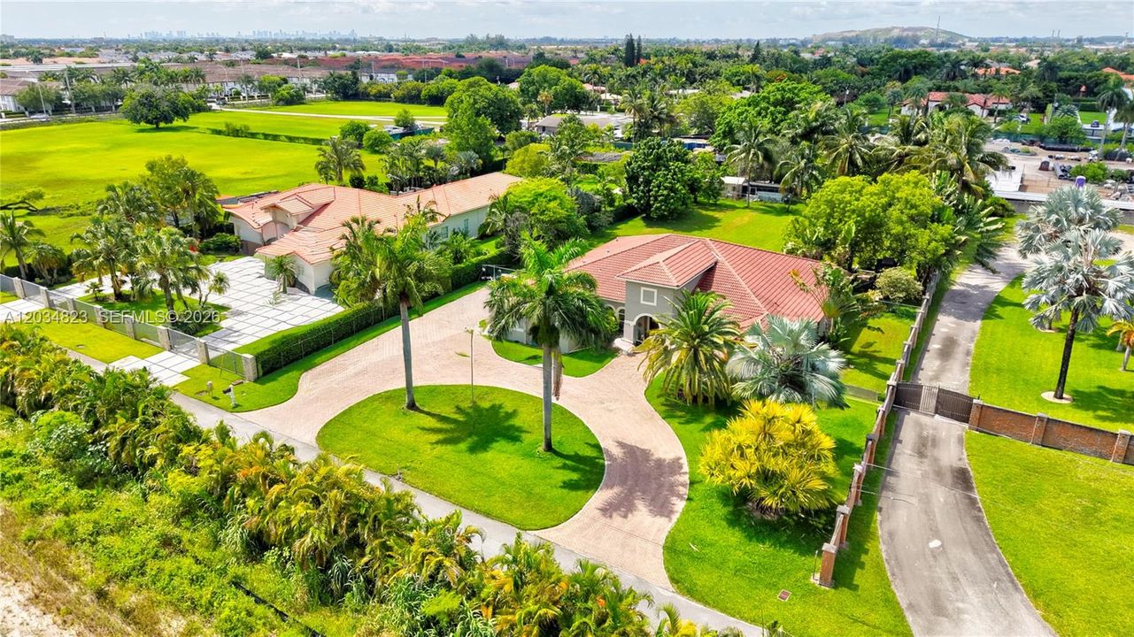 For Sale: $2,300,000 (5 beds, 4 baths, 3791 Square Feet)