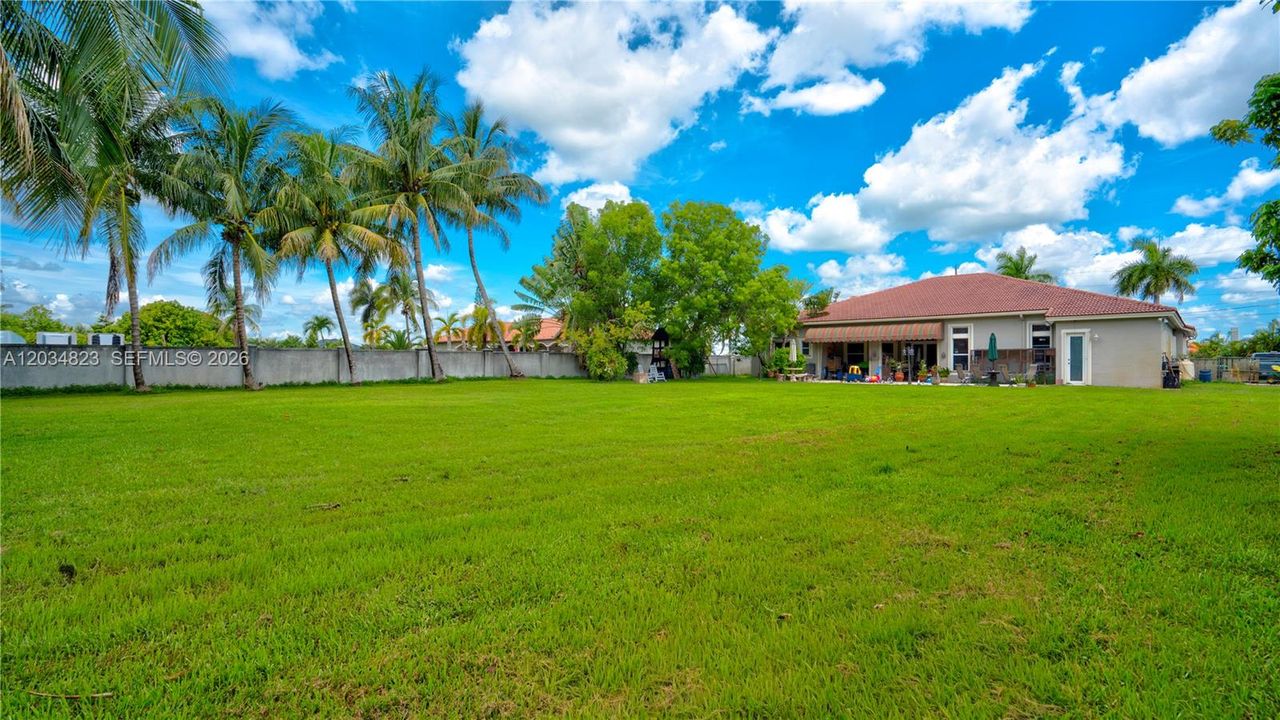 For Sale: $2,300,000 (5 beds, 4 baths, 3791 Square Feet)