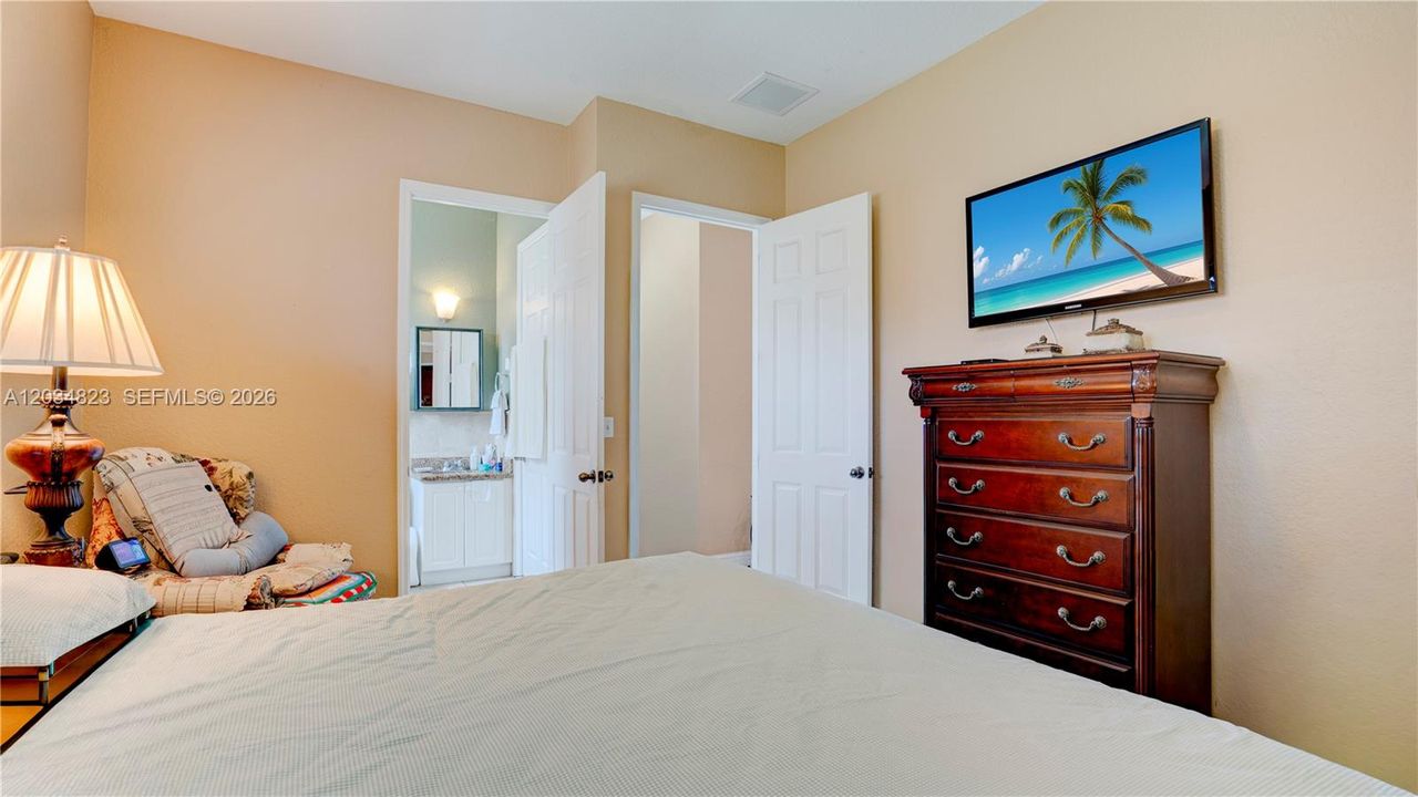 For Sale: $2,300,000 (5 beds, 4 baths, 3791 Square Feet)