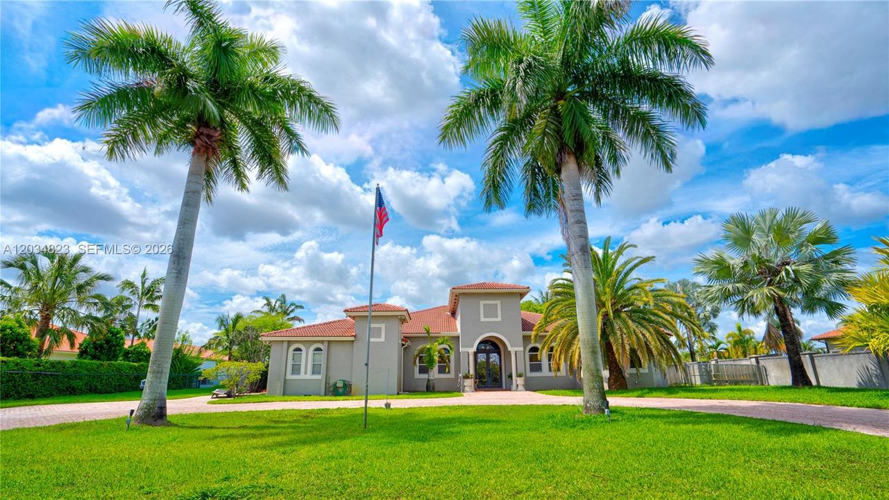 For Sale: $2,300,000 (5 beds, 4 baths, 3791 Square Feet)