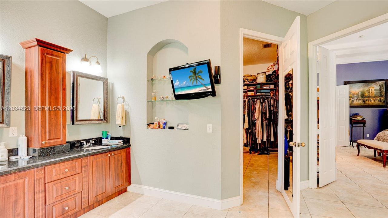 For Sale: $2,300,000 (5 beds, 4 baths, 3791 Square Feet)