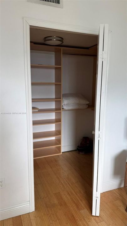 For Rent: $3,200 (2 beds, 2 baths, 1020 Square Feet)