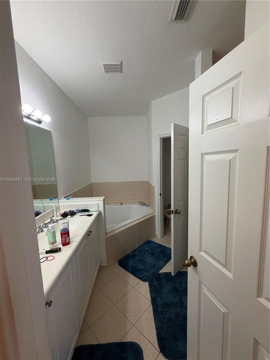 For Rent: $3,700 (3 beds, 2 baths, 1854 Square Feet)
