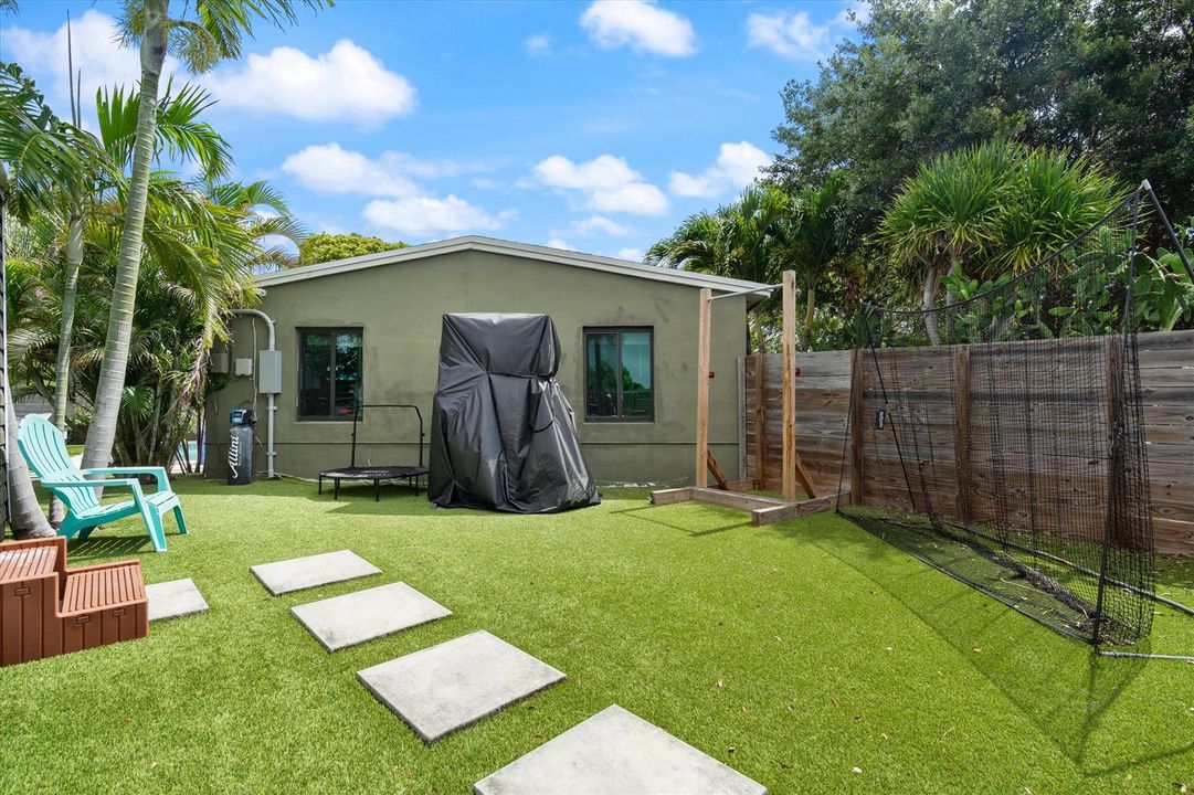 25-2147 NE 13th Terr Pompano Beach, FL-1