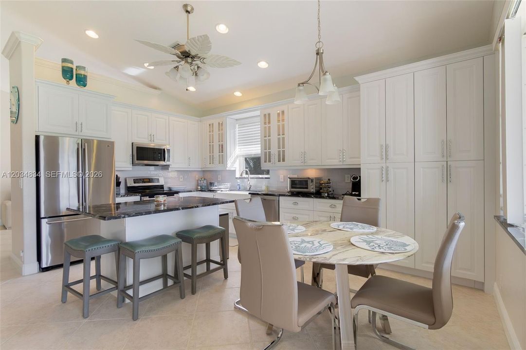 For Rent: $3,500 (3 beds, 2 baths, 1984 Square Feet)