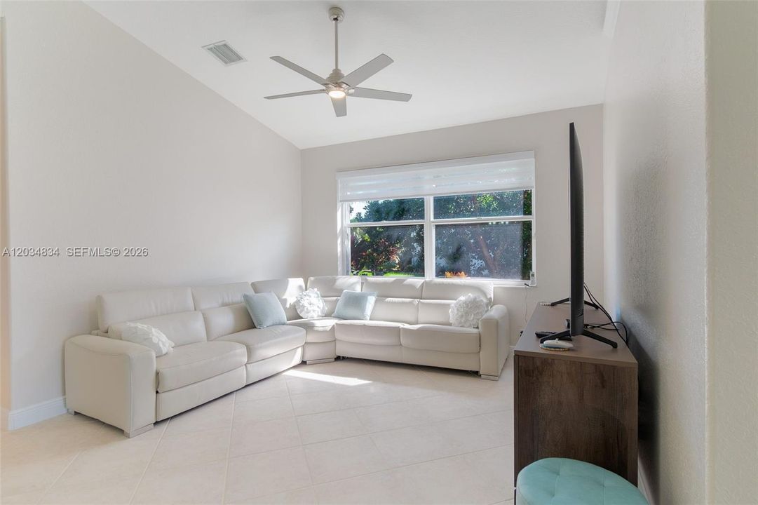 For Rent: $3,500 (3 beds, 2 baths, 1984 Square Feet)