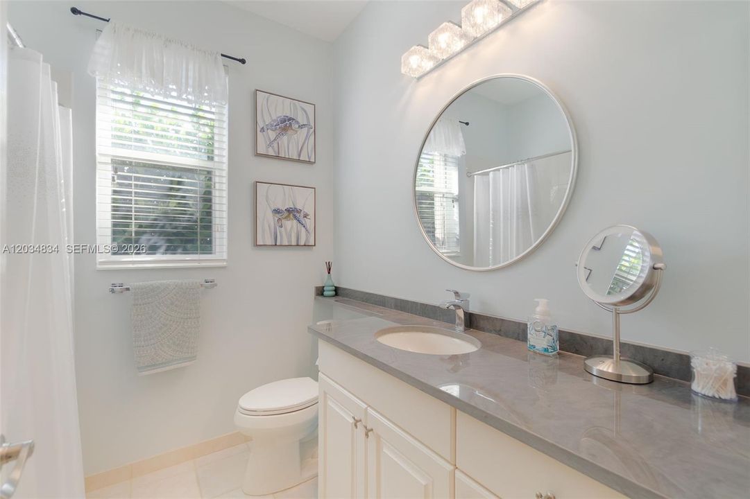 For Rent: $3,500 (3 beds, 2 baths, 1984 Square Feet)
