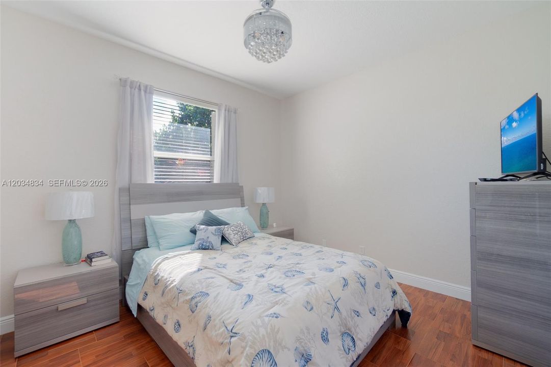 For Rent: $3,500 (3 beds, 2 baths, 1984 Square Feet)