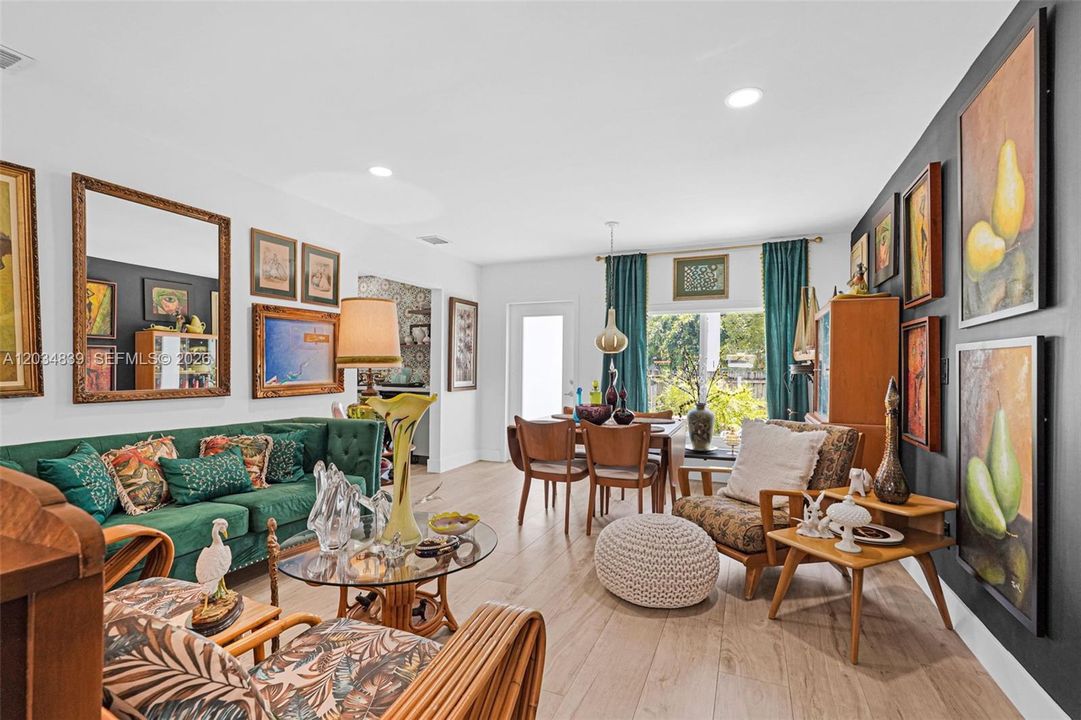 For Sale: $699,999 (3 beds, 2 baths, 1279 Square Feet)