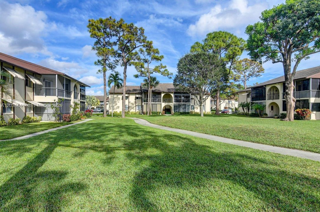 For Rent: $1,385 (1 beds, 1 baths, 780 Square Feet)