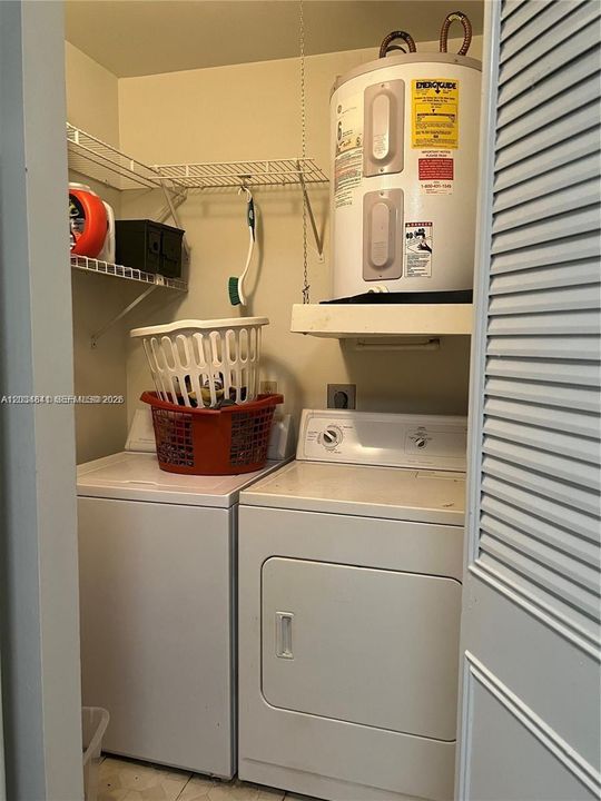 For Rent: $1,385 (1 beds, 1 baths, 780 Square Feet)