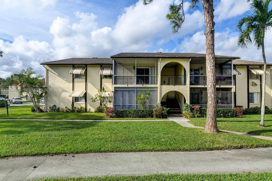 For Rent: $1,385 (1 beds, 1 baths, 780 Square Feet)
