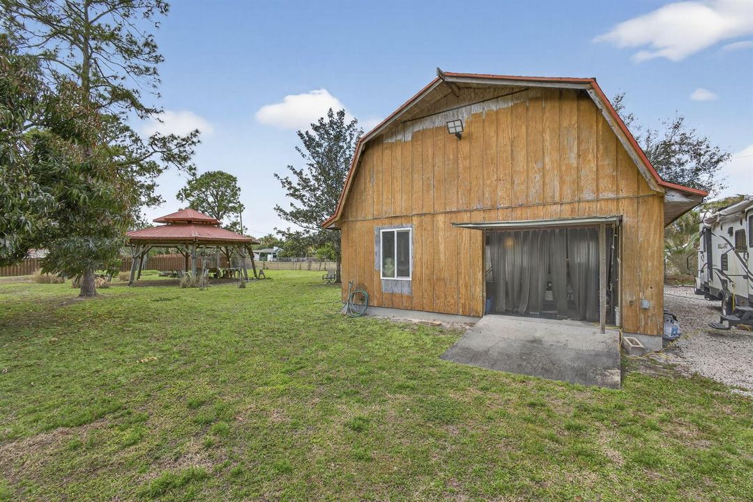 Barn