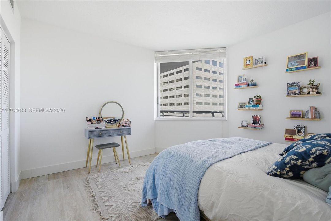 For Sale: $635,000 (2 beds, 2 baths, 1169 Square Feet)