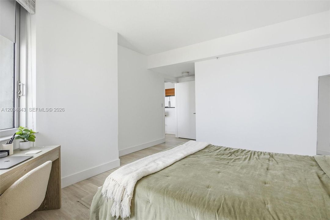 For Sale: $635,000 (2 beds, 2 baths, 1169 Square Feet)