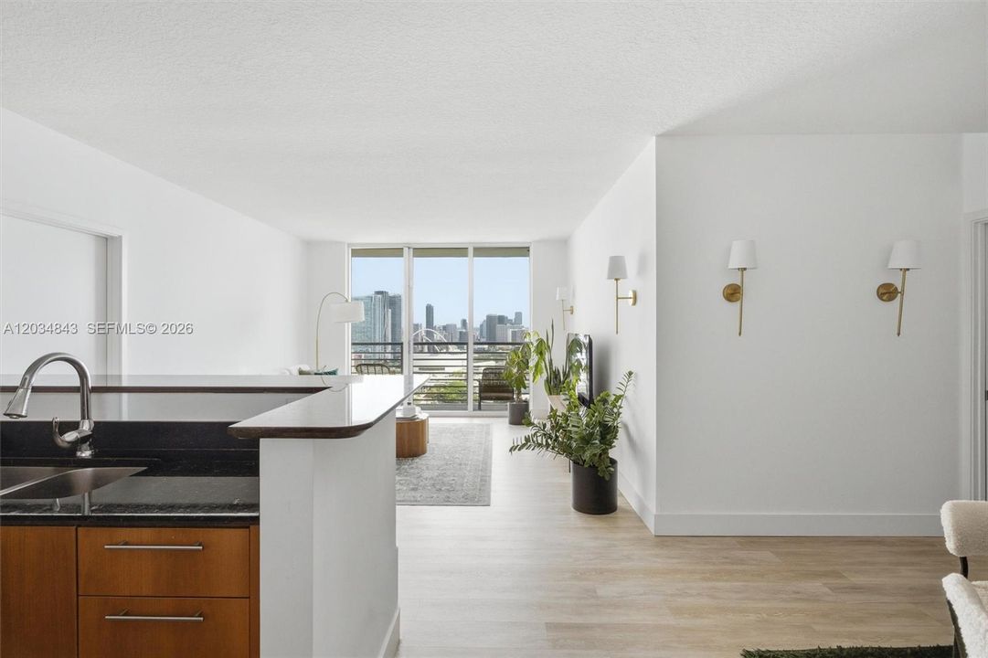 For Sale: $635,000 (2 beds, 2 baths, 1169 Square Feet)