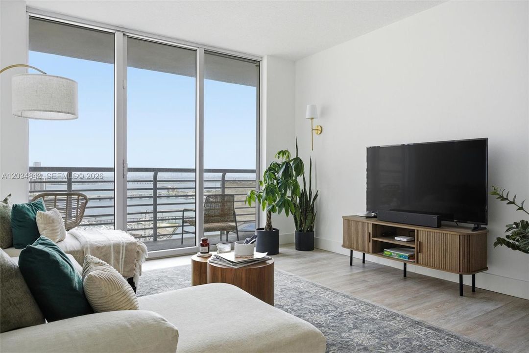 For Sale: $635,000 (2 beds, 2 baths, 1169 Square Feet)