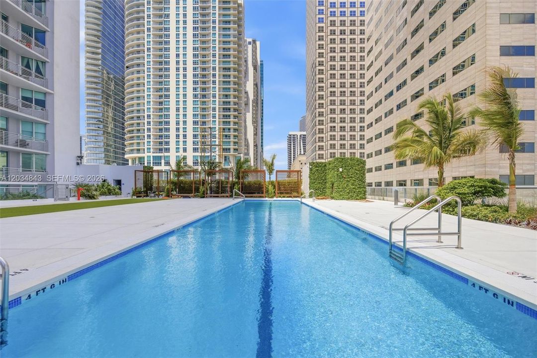 For Sale: $635,000 (2 beds, 2 baths, 1169 Square Feet)