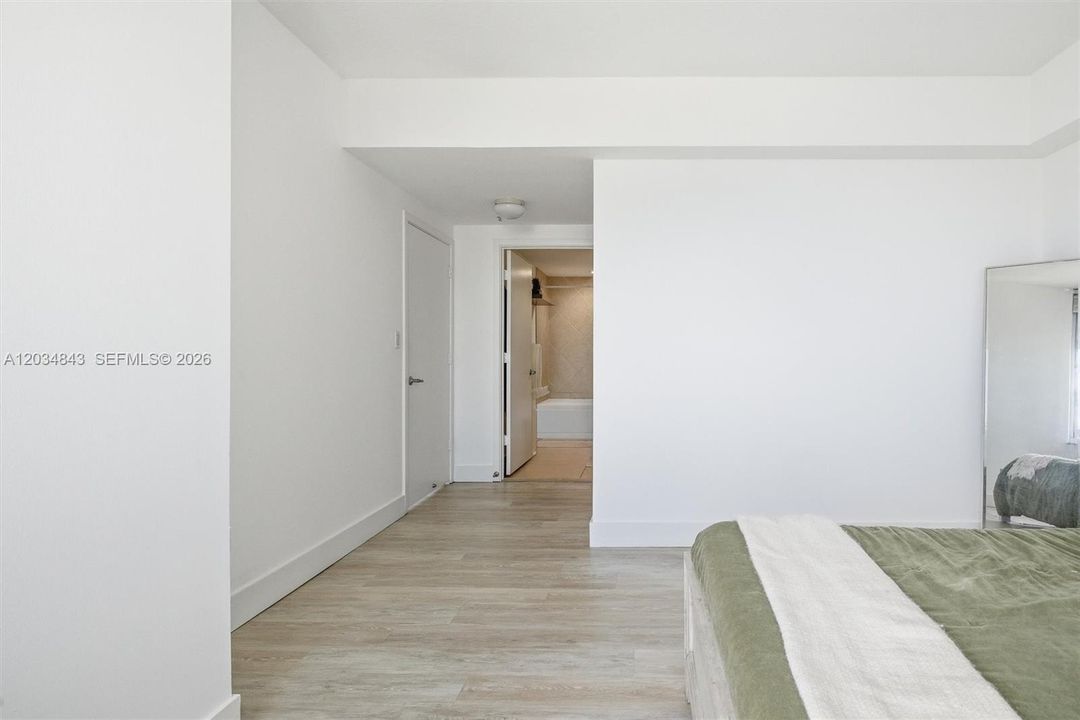 For Sale: $635,000 (2 beds, 2 baths, 1169 Square Feet)