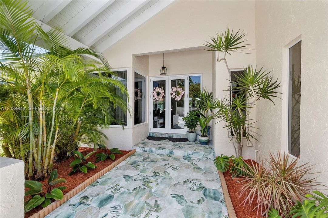 For Sale: $2,399,000 (5 beds, 3 baths, 3582 Square Feet)