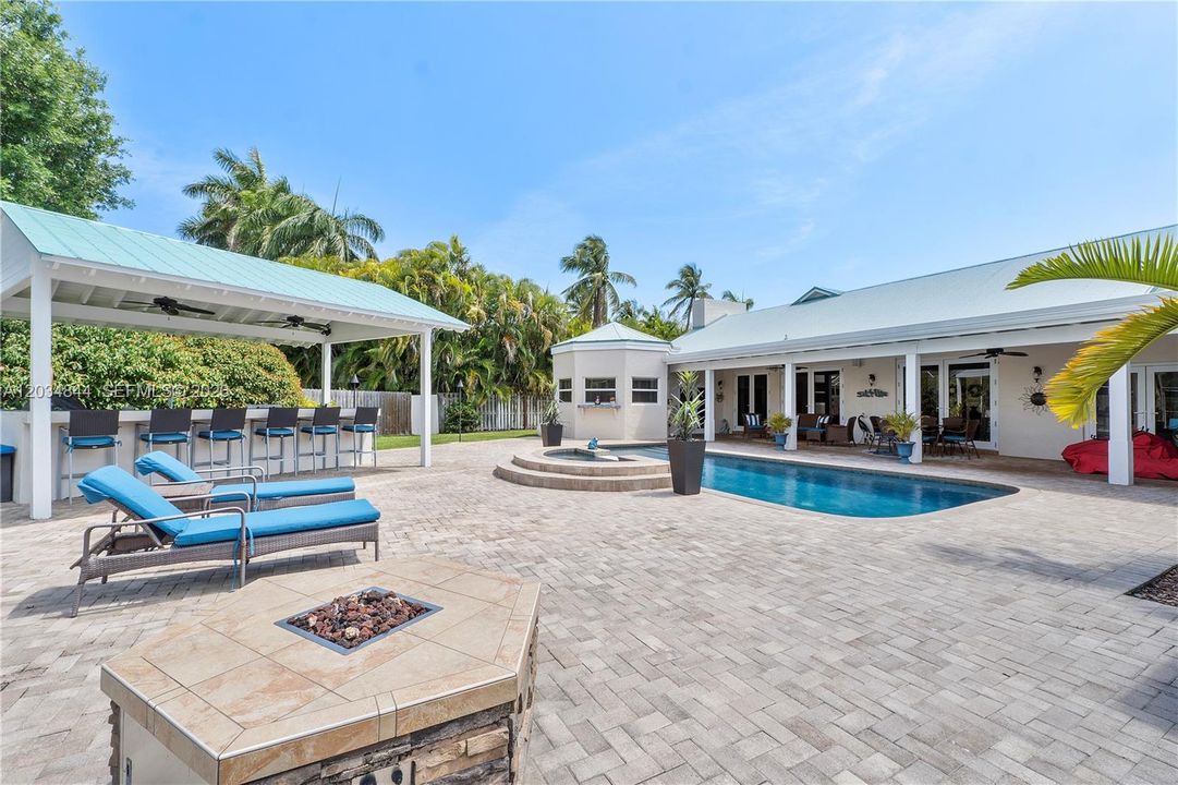 For Sale: $2,399,000 (5 beds, 3 baths, 3582 Square Feet)