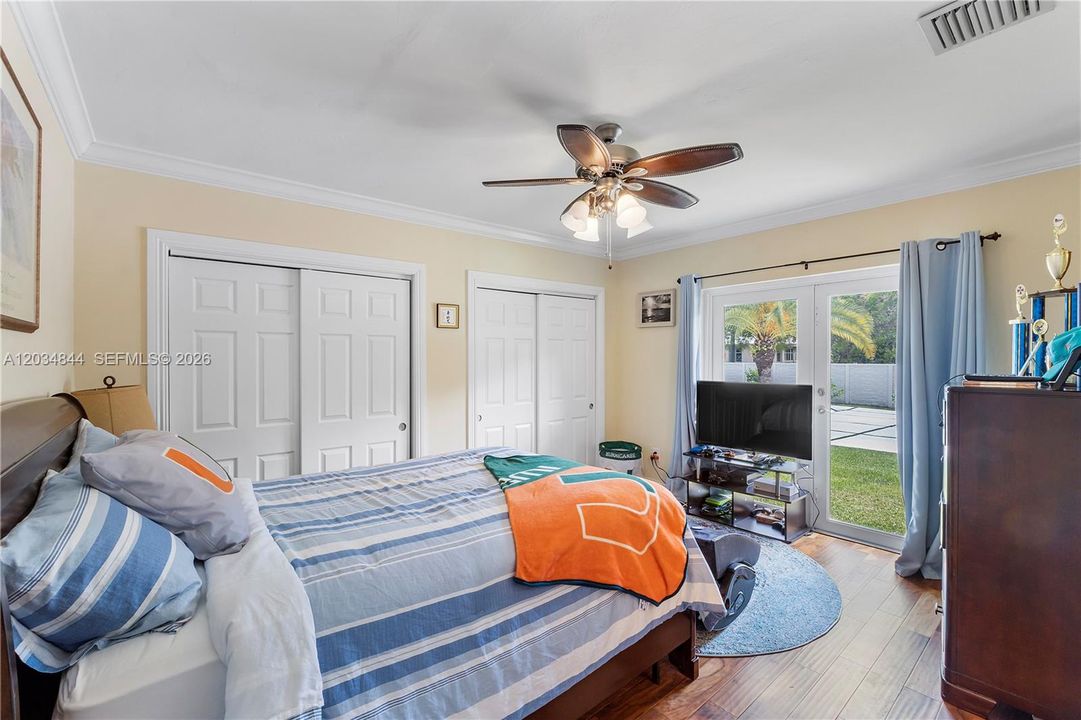 For Sale: $2,399,000 (5 beds, 3 baths, 3582 Square Feet)