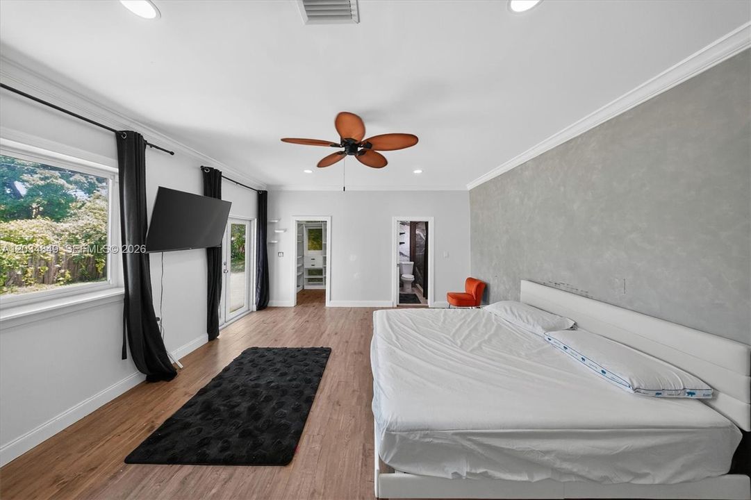 Active With Contract: $600,000 (5 beds, 3 baths, 1641 Square Feet)