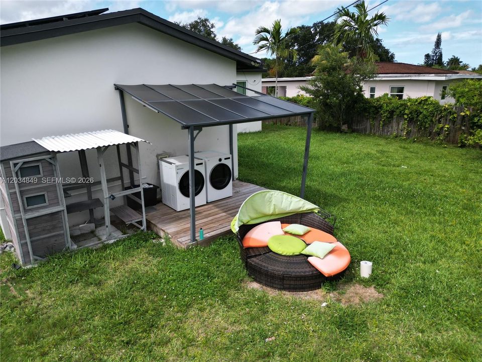 For Sale: $600,000 (5 beds, 3 baths, 1641 Square Feet)